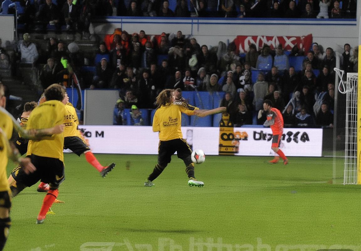 2019德甲经典对决：科隆与汉堡巅峰之战回顾(图4)