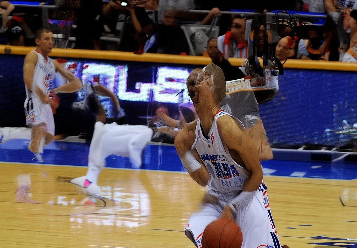 2021 CBA新疆VS广东：巅峰对决精彩回顾(图3)