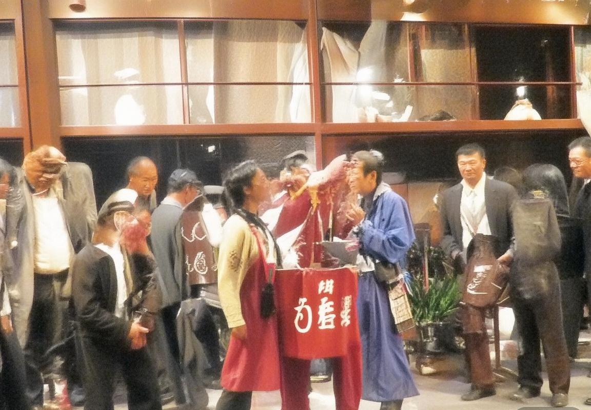 巴塞罗那VS马德里竞技：西甲巅峰对决战术解析与赛后热议(图2)